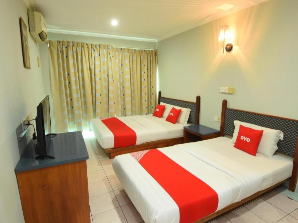 Oyo 89642 Highway Inn Mukah Exterior photo